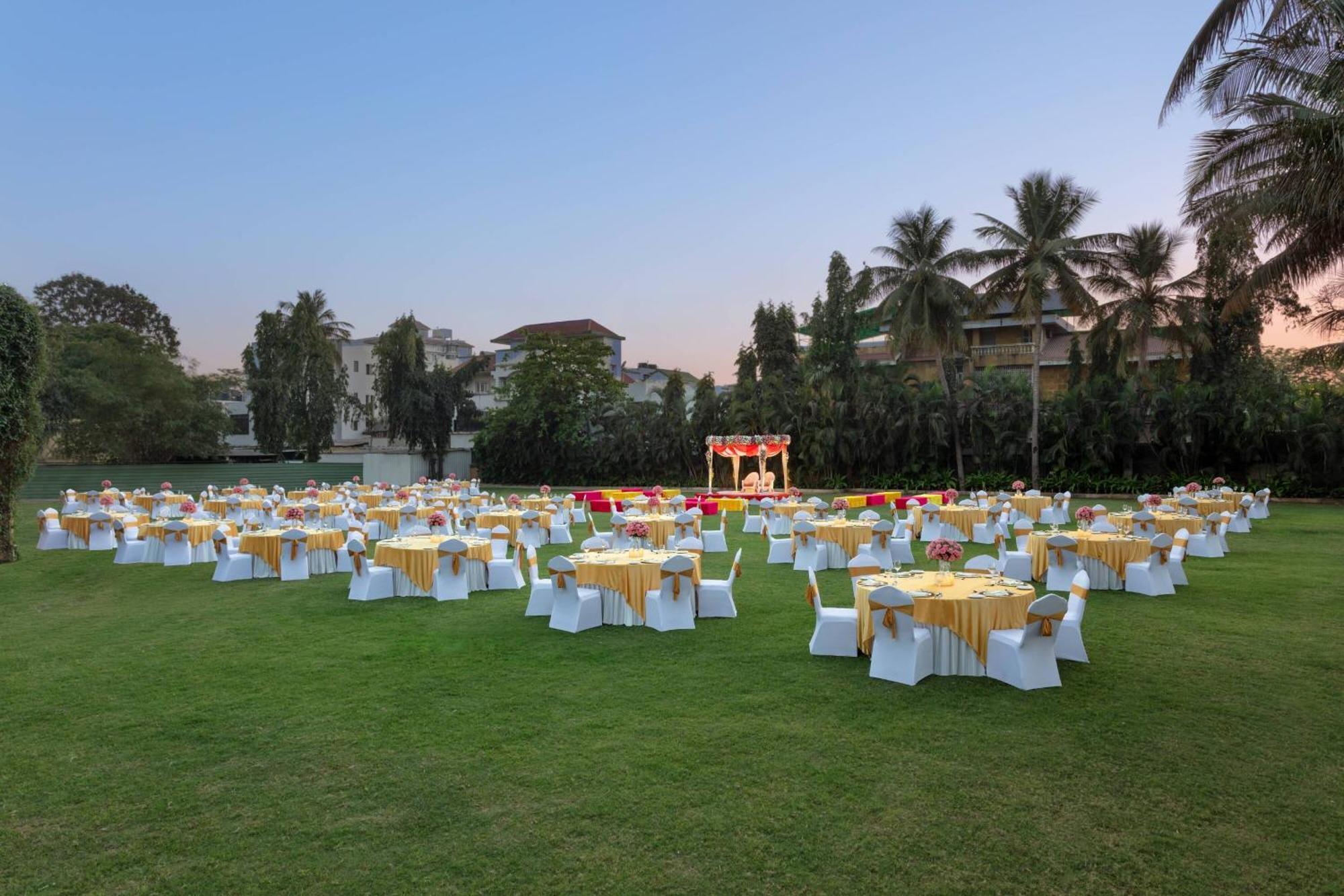 Surat Marriott Hotel Ngoại thất bức ảnh