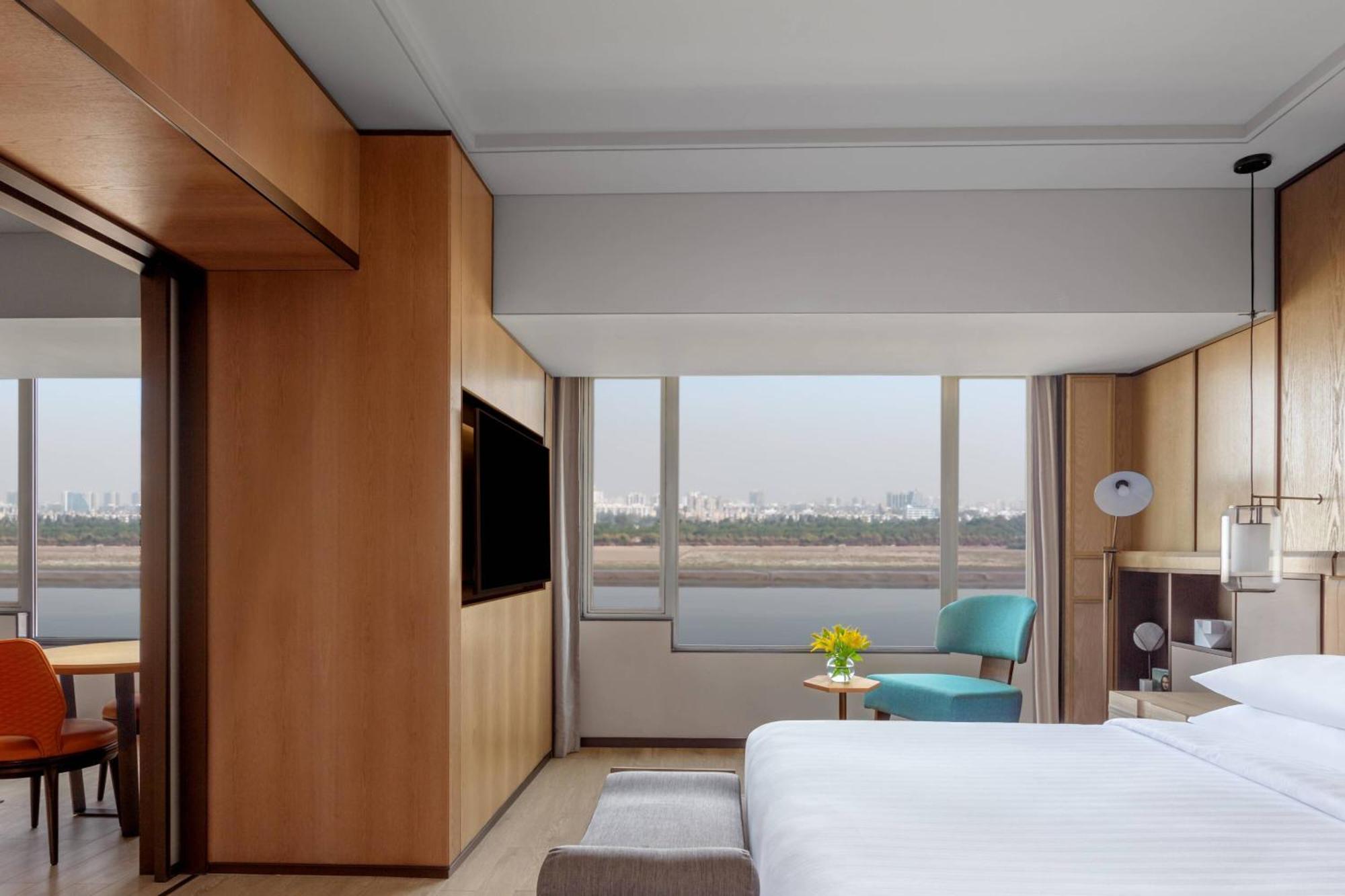Surat Marriott Hotel Ngoại thất bức ảnh