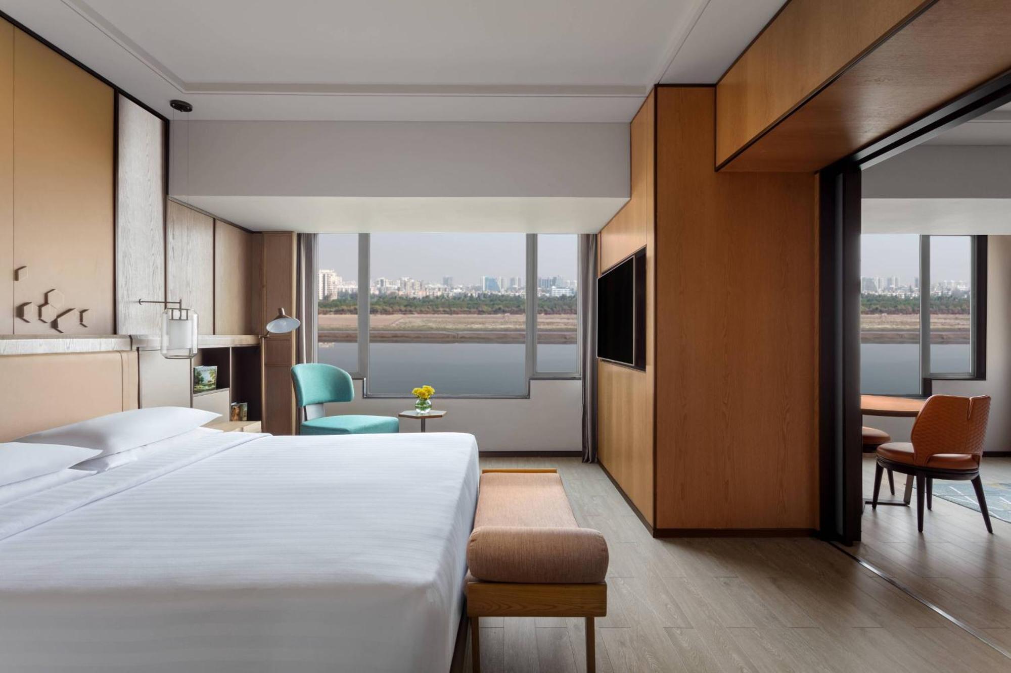 Surat Marriott Hotel Ngoại thất bức ảnh