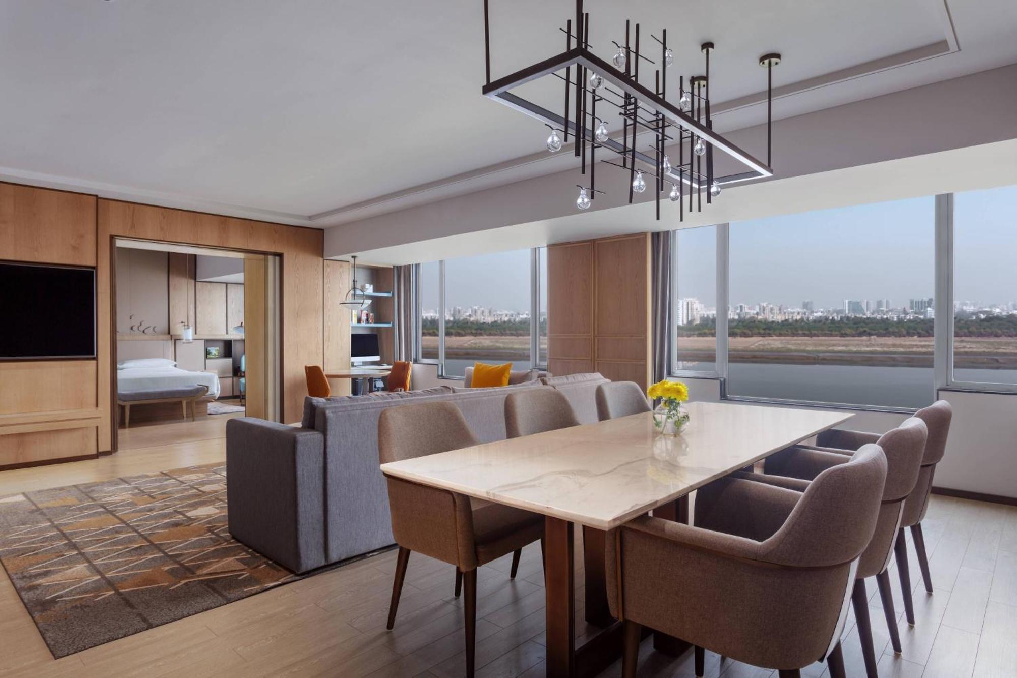 Surat Marriott Hotel Ngoại thất bức ảnh