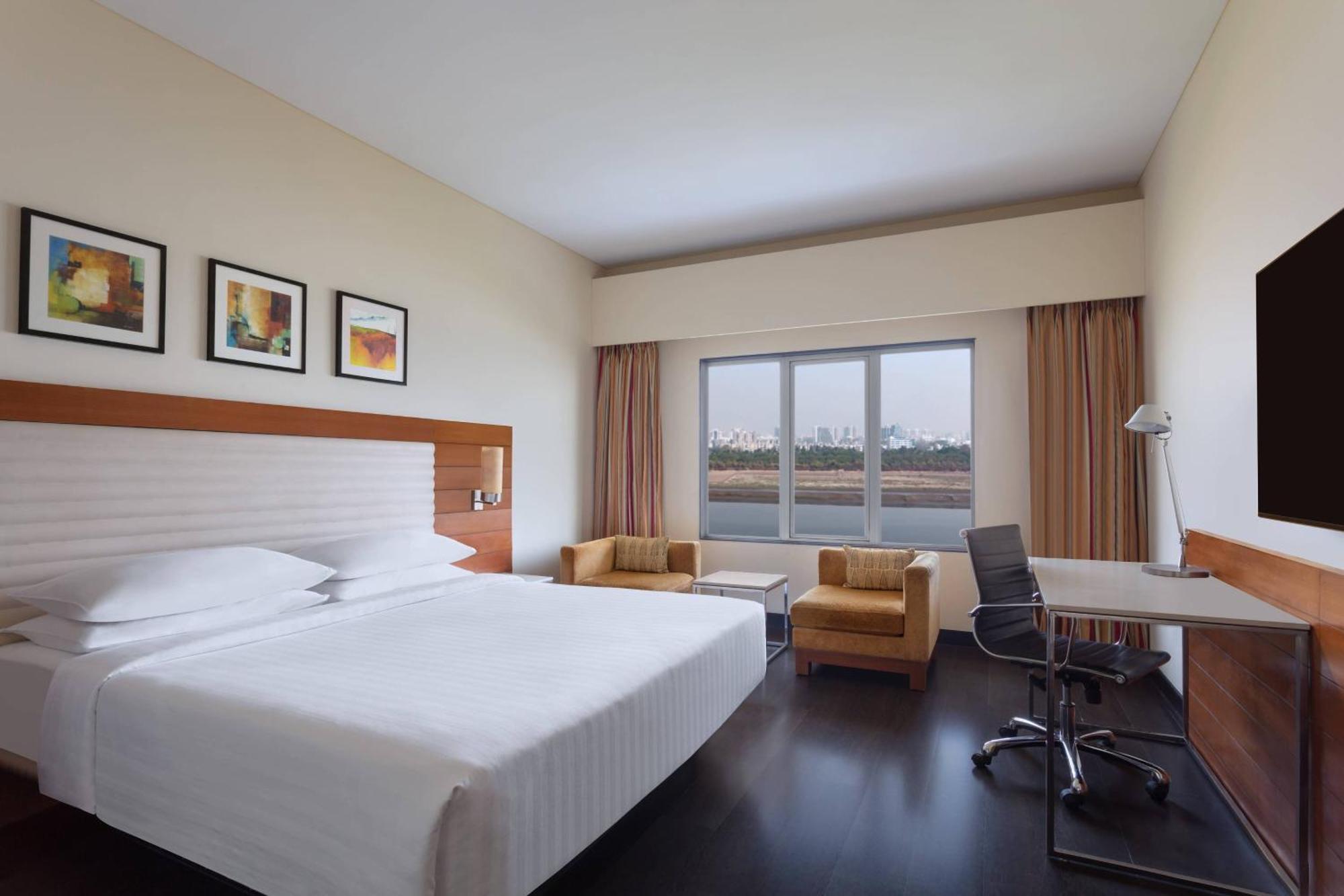 Surat Marriott Hotel Ngoại thất bức ảnh