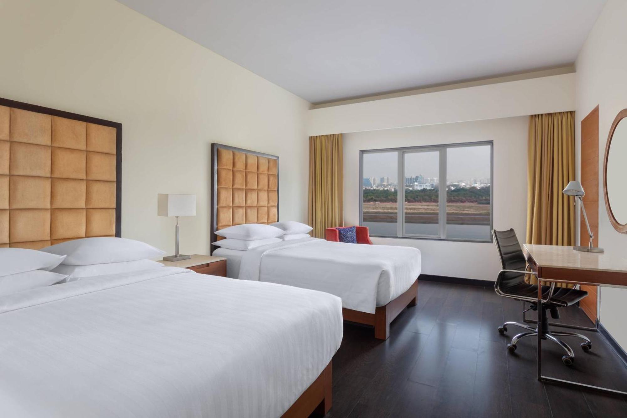 Surat Marriott Hotel Ngoại thất bức ảnh