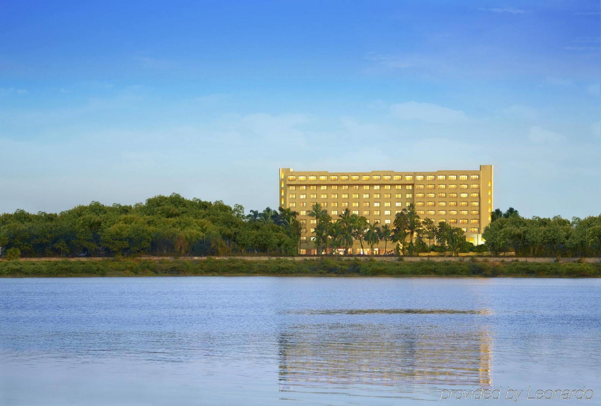 Surat Marriott Hotel Ngoại thất bức ảnh