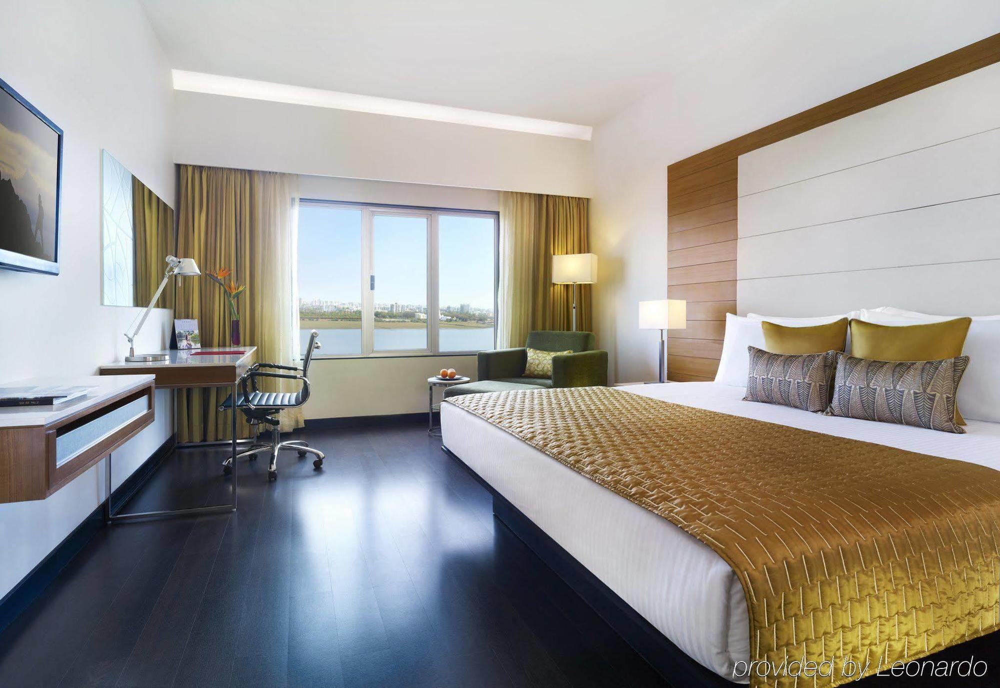 Surat Marriott Hotel Ngoại thất bức ảnh
