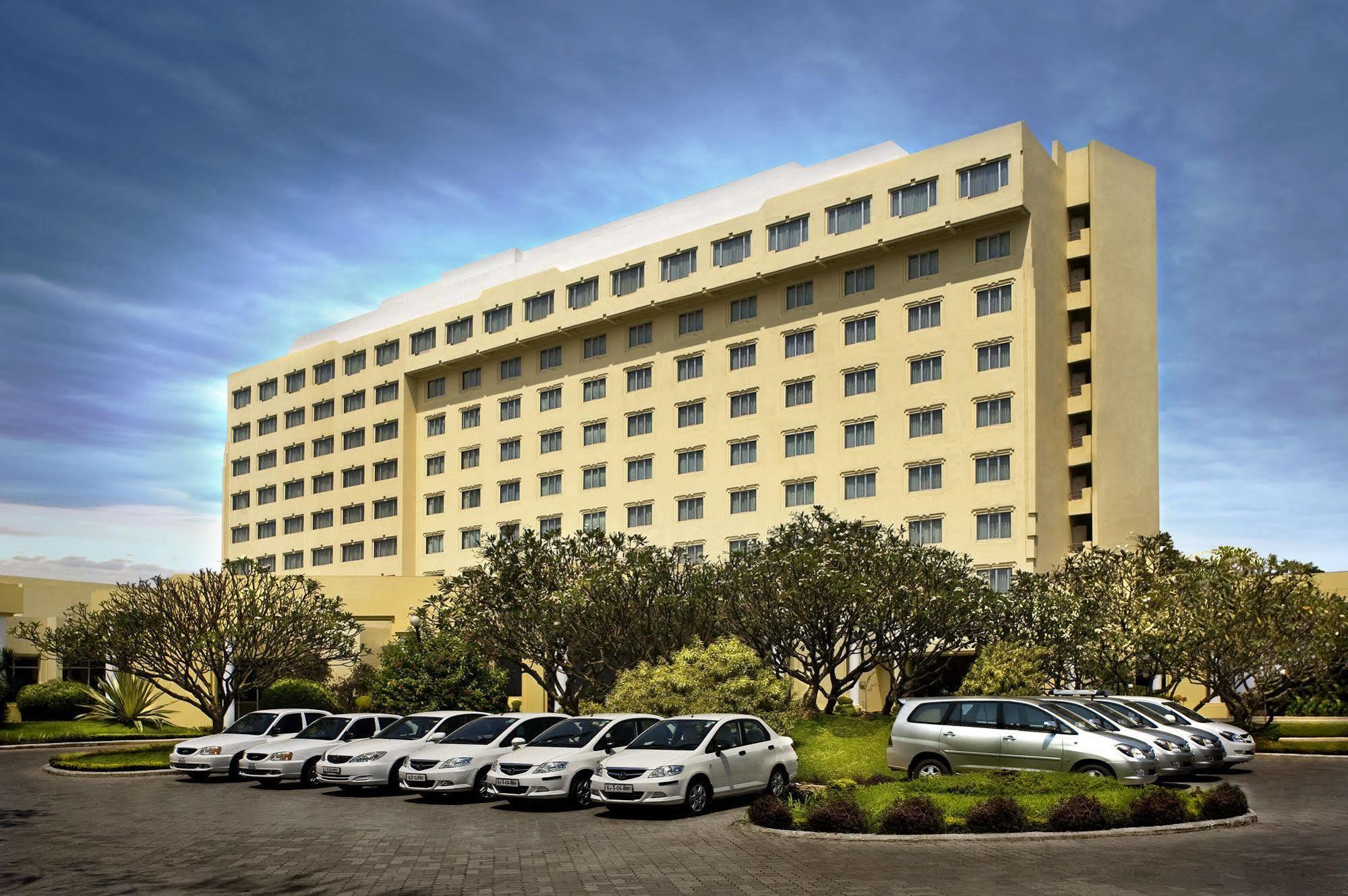 Surat Marriott Hotel Ngoại thất bức ảnh