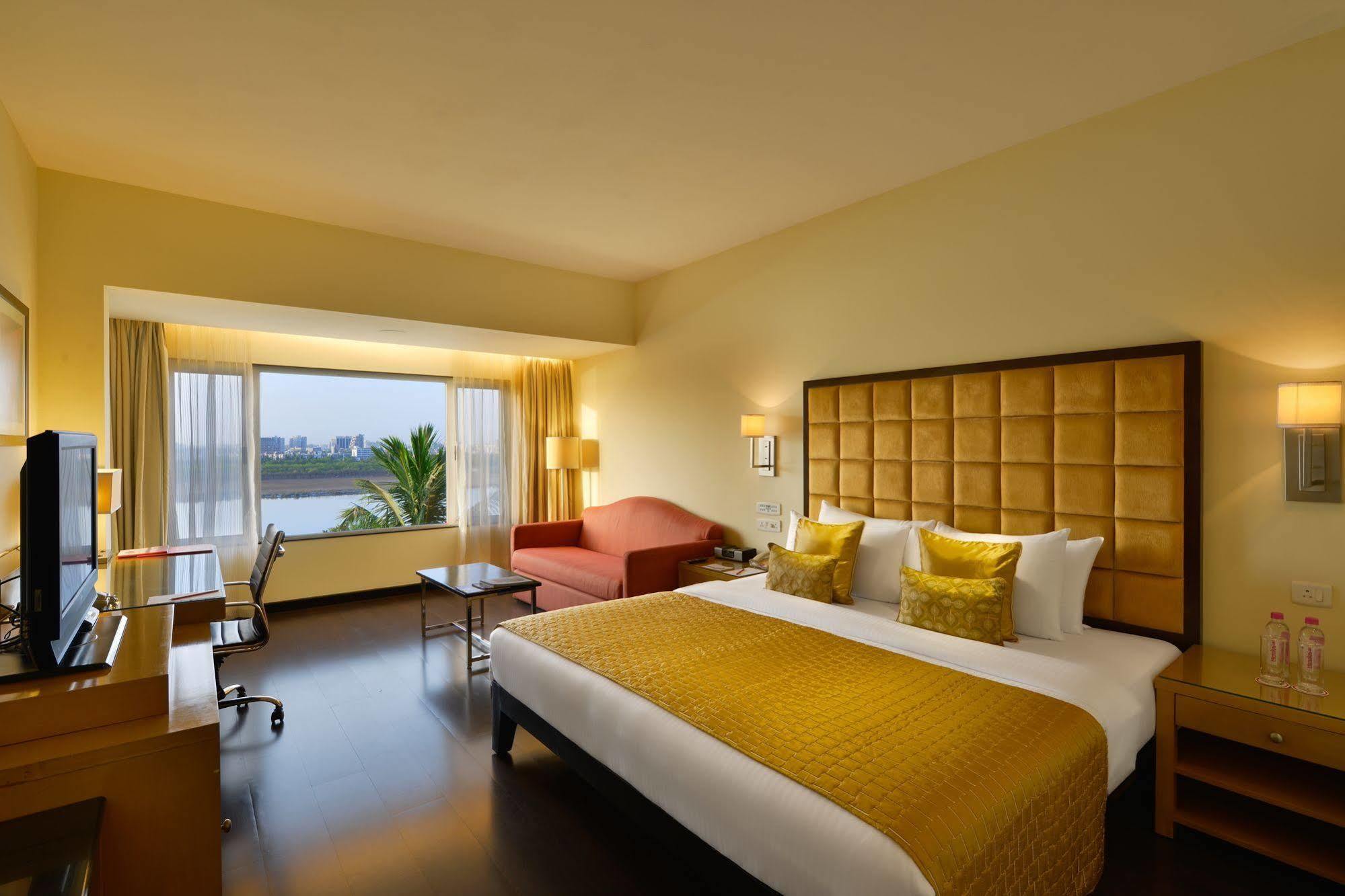 Surat Marriott Hotel Ngoại thất bức ảnh